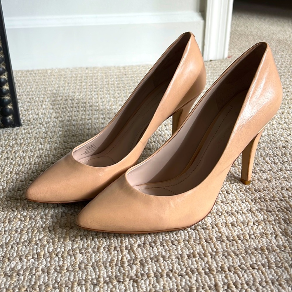 Size 6.5 BCBGeneration peachy beige heels